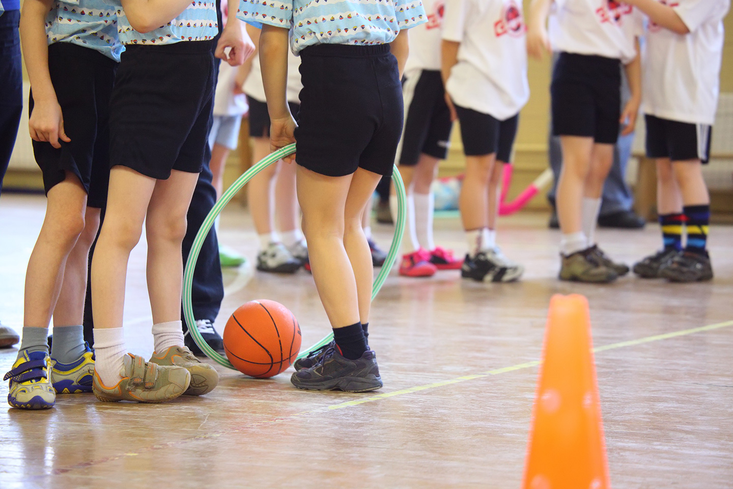 Bambini in palestra a scuola